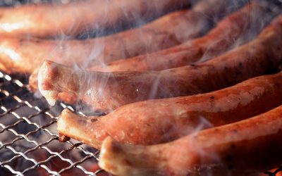 本場ドイツでも金賞受賞！時間と手間を惜しまずに作られる唯一無二の「骨付ソーセージ」